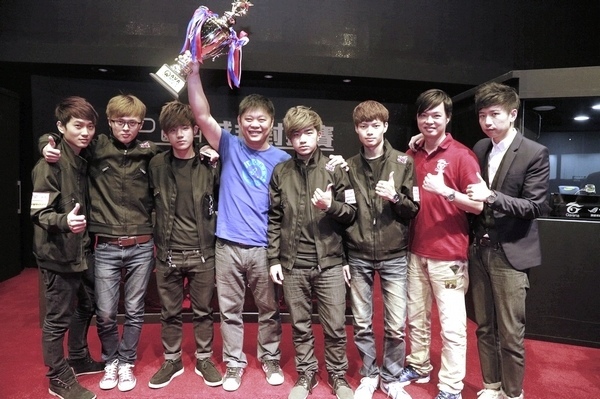 《A.V.A 戰地之王》2014秋季甲組聯賽由ahq e-Sports Club奪冠，獲得IEF 2014國際電競大賽台灣出賽資格！